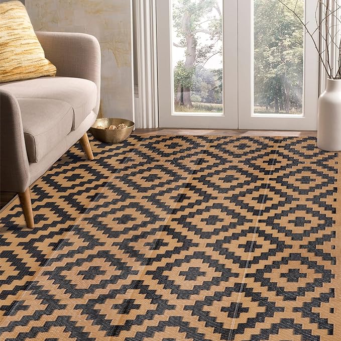 SAND MINE Reversible Mats, Plastic Straw Rug, Modern Area Rug, Large Floor Mat and Rug for Outdoors, RV, Patio, Backyard, Deck, Picnic, Beach, Trailer, Camping, Black & Brown, 5' x 8'